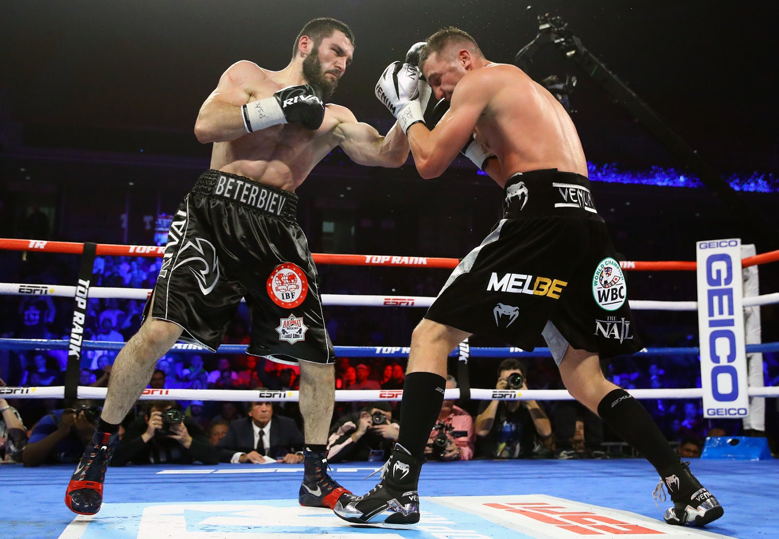 Beterbiev Shrugs Off Yarde's Usyk Assistance