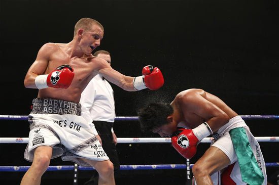 English Ace Hotshot Paul Butler Fires Into Irish Rival Jamie Conlan - Queensberry