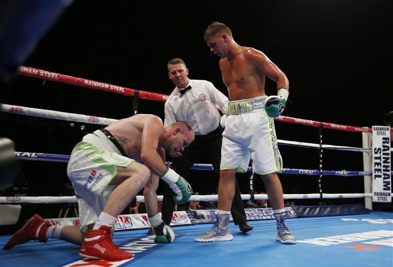 Saunders Destroys Bloyer, Ready For Lee World Title Showdown On September 19 - Queensberry