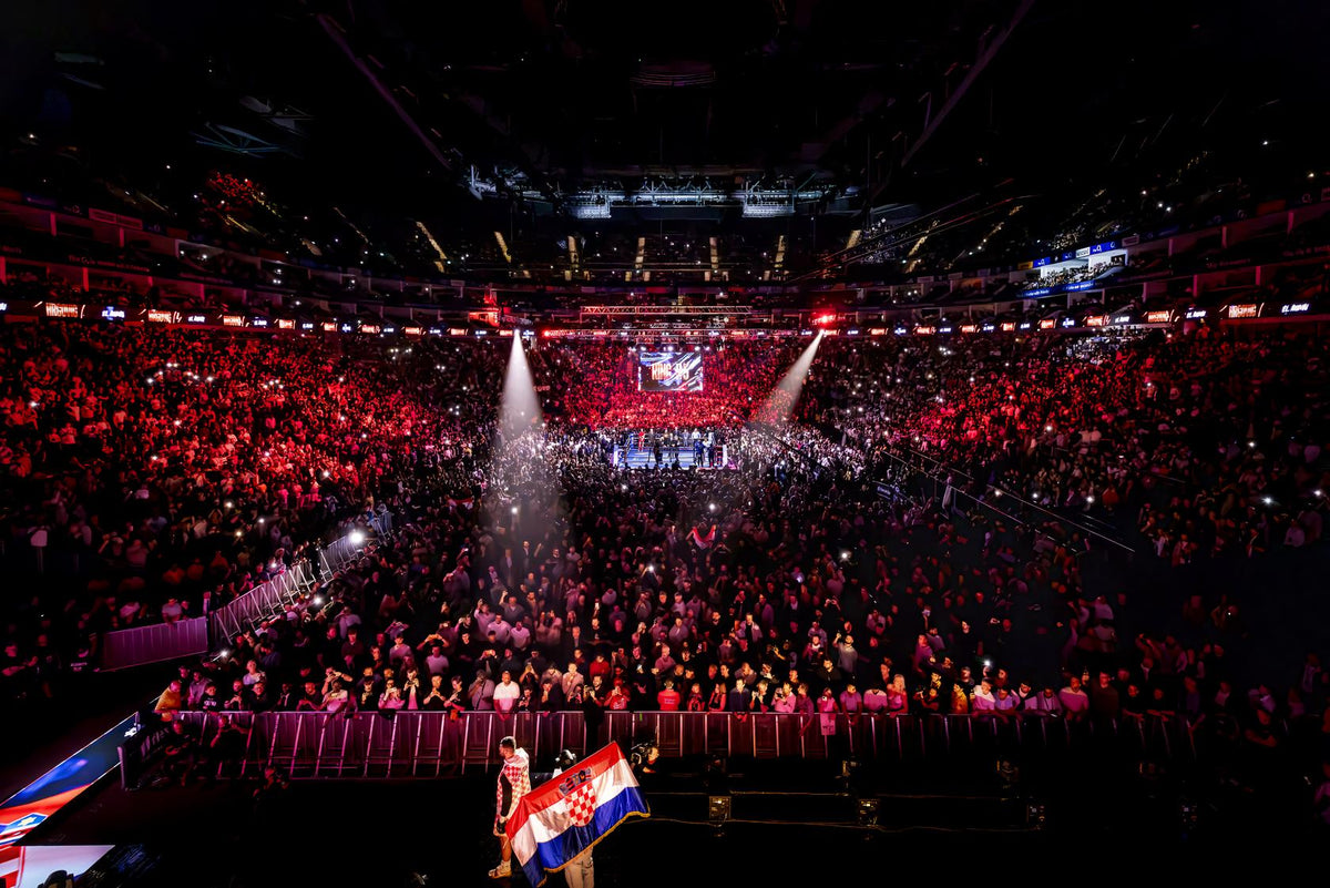 THE HEAVYWEIGHT SHOW GOES ON - Queensberry